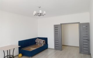 2-комн. квартира, 9/10 этаж, ул. Брусиловского