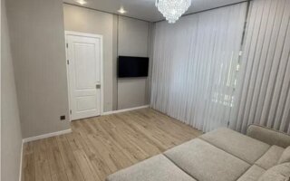 Продажа 1-комнатной квартиры, 37.7 м²