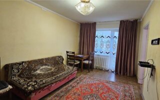 Продажа 4-комнатной квартиры, 62 м²