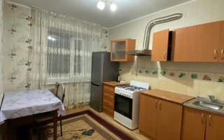Аренда 1-комнатной квартиры, 44 м², пр. Кудайбердыулы, дом  2/1 - пр. Абылай хана - Аренда квартир помесячно в Казахстане