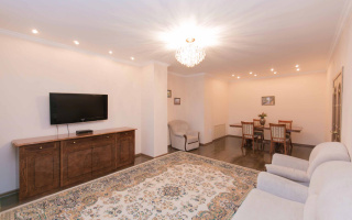 Аренда 2-комнатной квартиры посуточно, 90 м², ул. Сарайшык, дом  34 - ул. Акмешит - Продажа квартир в Астане