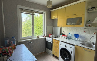 Продажа 3-комнатной квартиры, 48 м² - Продажа жилой и коммерческой недвижимости в Уральске