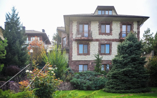 Продажа 7-комнатного дома, 440 м², ул. Жамакаева, дом  256д - Продажа  пятикомнатных домов, коттеджей в Алматы