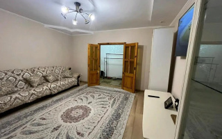 Продажа 4-комнатной квартиры, 81 м², ул. Язева, дом  10 - Продажа  четырехкомнатных квартир в Караганде