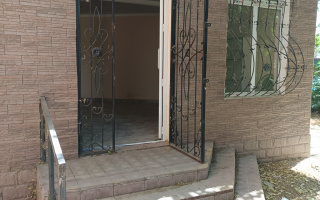 Продажа , 45 м², 6 мкр, дом  5 - Продажа офисных и торговых помещений в Таразе