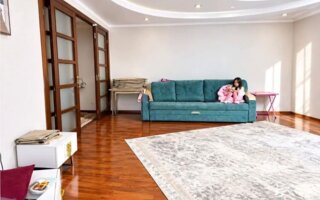 Продажа 2-комнатной квартиры, 90 м²