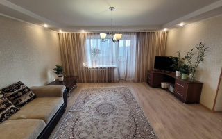 Продажа 3-комнатной квартиры, 64 м², пр. Назарбаева - Продажа  трехкомнатных квартир в Караганде с фото