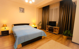 Аренда 1-комнатной квартиры посуточно, 38 м², ул. Казыбек би, дом  125/3 - ул. Досмухамедова - Продажа квартир в Алматы