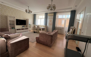 Продажа 4-комнатной квартиры, 150 м², ул. Аманжолова - Продажа  четырехкомнатных квартир в Караганде с фото