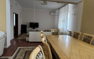 Аренда 8-комнатного дома, 400 м², ул. Кыз-Жибек - Аренда квартир помесячно в Казахстане