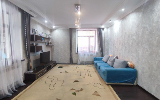 Продажа 5-комнатного дома, 470 м², ул. Муканова - Продажа домов, коттеджей в Караганде
