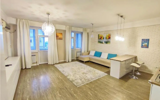 Продажа 3-комнатной квартиры, 77.7 м², ул. Казыбек би, дом  125 - Продажа квартир в Алматы