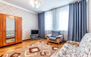Аренда 2-комнатной квартиры посуточно, 100 м², пр. Кошкарбаева, дом  8 - Аренда квартир посуточно в Астане с фото