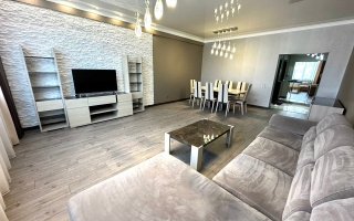 Аренда 3-комнатной квартиры, 130 м², пр. Аль-Фараби, дом  21 - Аренда квартир помесячно в Алматы