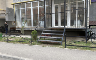 Продажа , 48 м², ул. Жунисова, дом  14/12 - ул. Толе би - Продажа офисных и торговых помещений в Алматы с фото