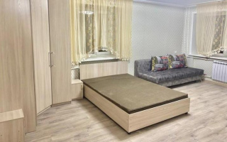 Аренда 1-комнатной квартиры посуточно, 40 м², ул. Ержанова, дом  4 - Продажа квартир в Караганде