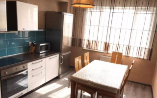 Аренда 3-комнатной квартиры, 107 м², пр. Республики, дом  1/3 - Аренда  трехкомнатных квартир помесячно в Караганде