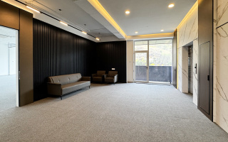 Аренда , ул. Радлова, дом  77/1 - Аренда офисных и торговых помещений в Алматы с фото